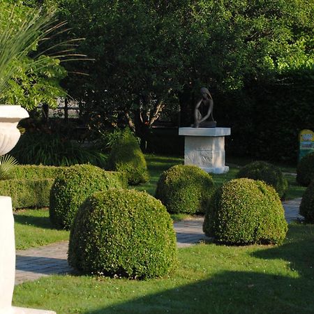 Les Insolites Du Grand Logis Marchais  Екстериор снимка
